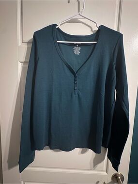 True Classic Women’s Teal Long-Sleeve Henley Top
